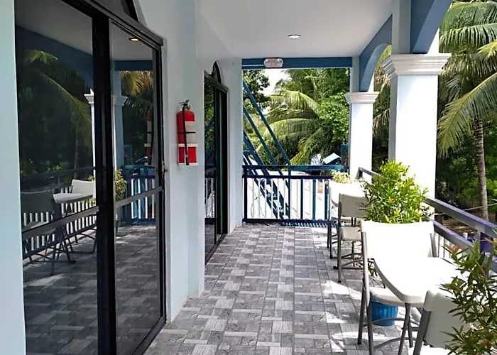 Azulea House *
